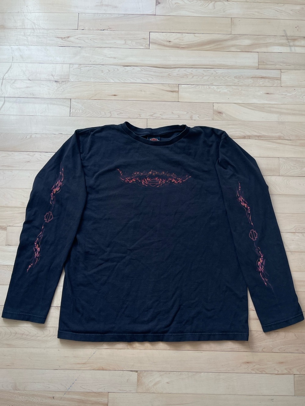 Y2K Harley-Davidson Black Long Sleeve Tee with Red Flame Graphics